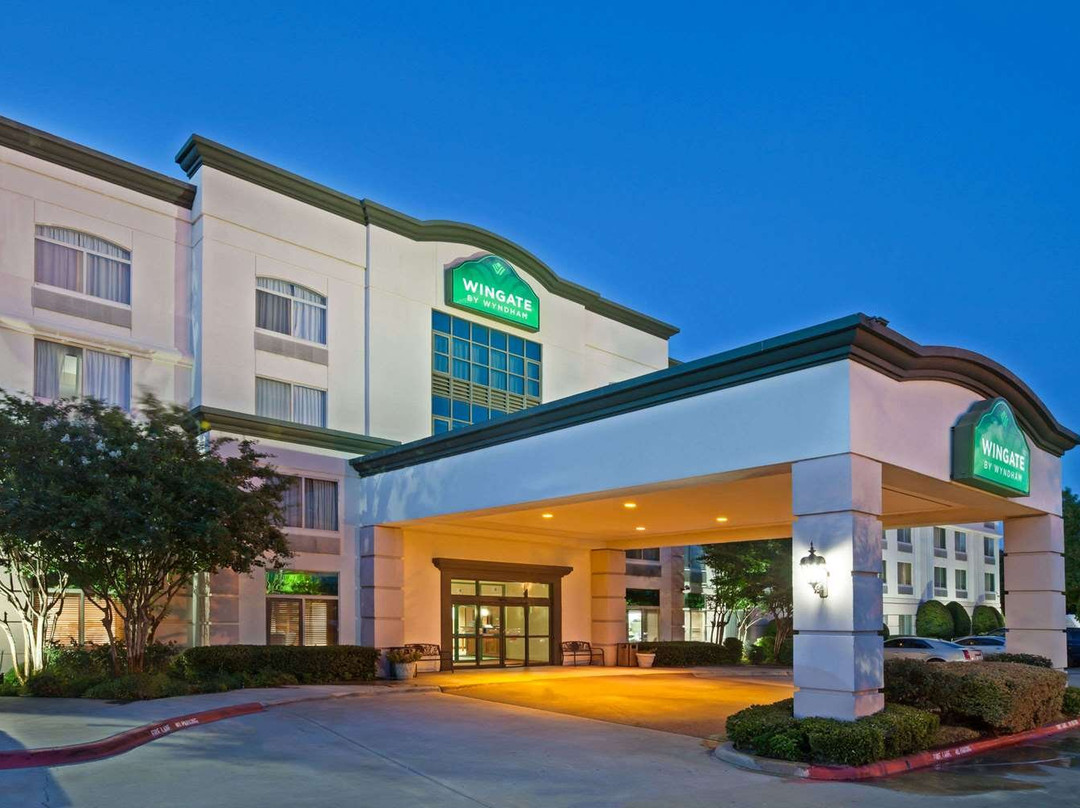 Holiday Inn Express & Suites Arlington North – Stadium Area By IHG
