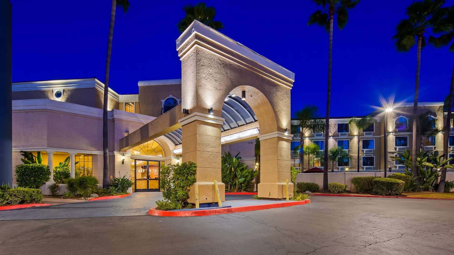 Best Western Escondido Hotel-官方