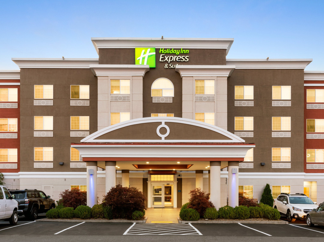 Holiday Inn Express & Suites Klamath Falls Central By IHG主图