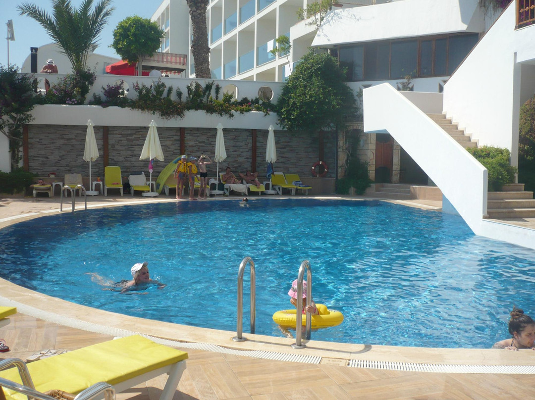 Rubi Hotel