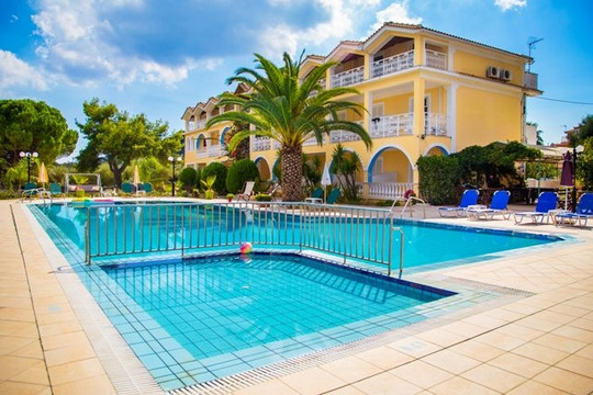 Sunflower Apartments & Studios主图