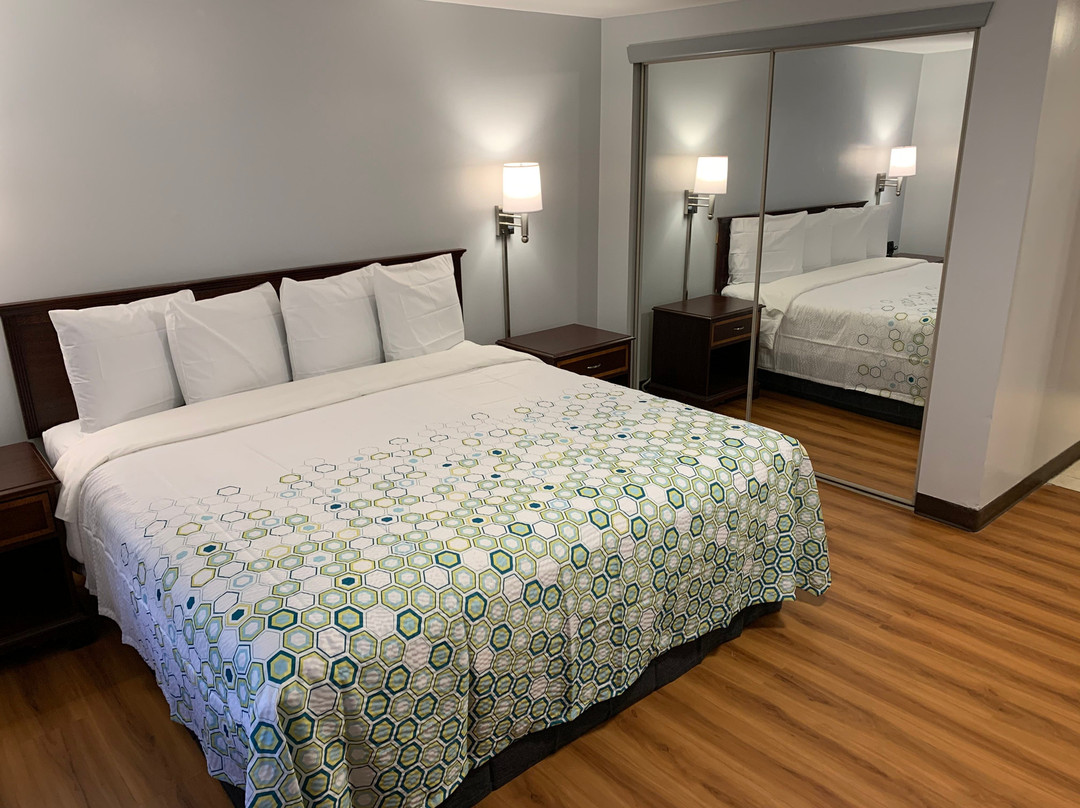 Hometowne Studios By Red Roof Denver, Pa