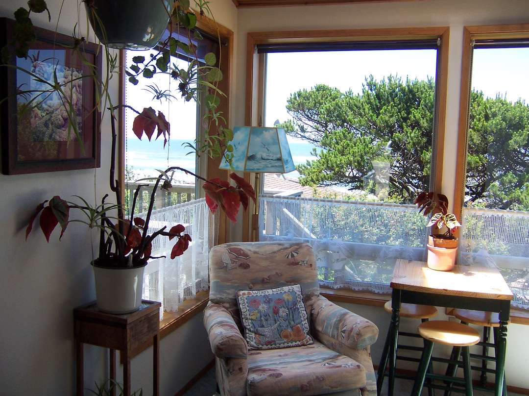 Waldport酒店住宿-Edgewater Cottages