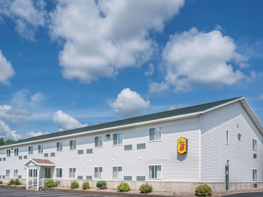 Rib Lake酒店住宿-Super 8 by Wyndham Phillips