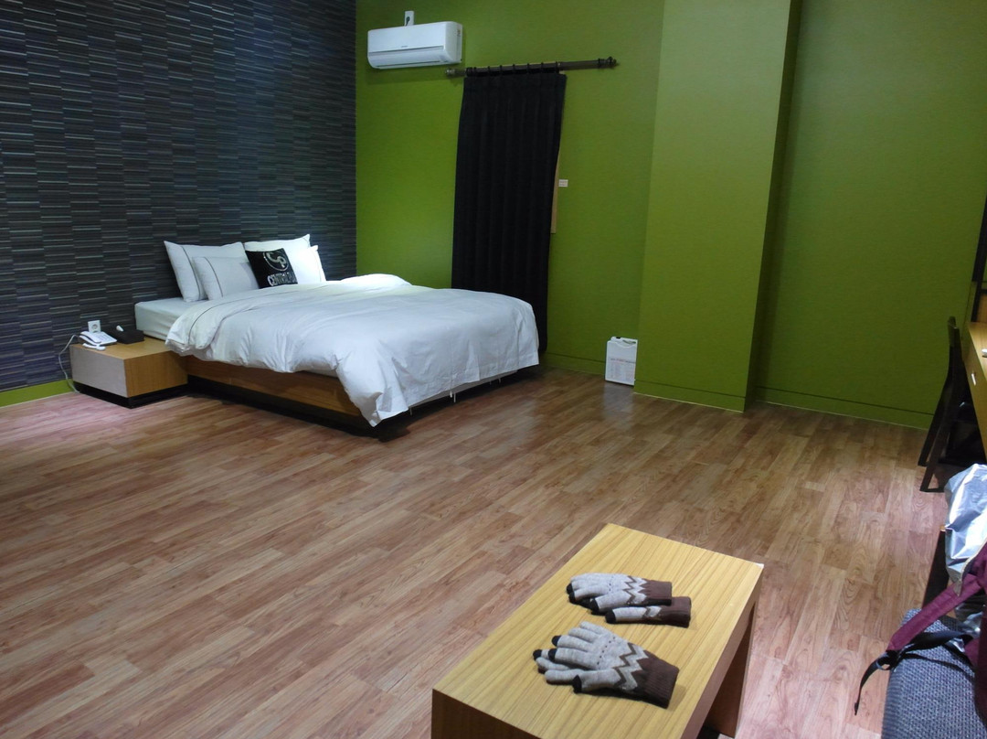 Central Plaza Hotel