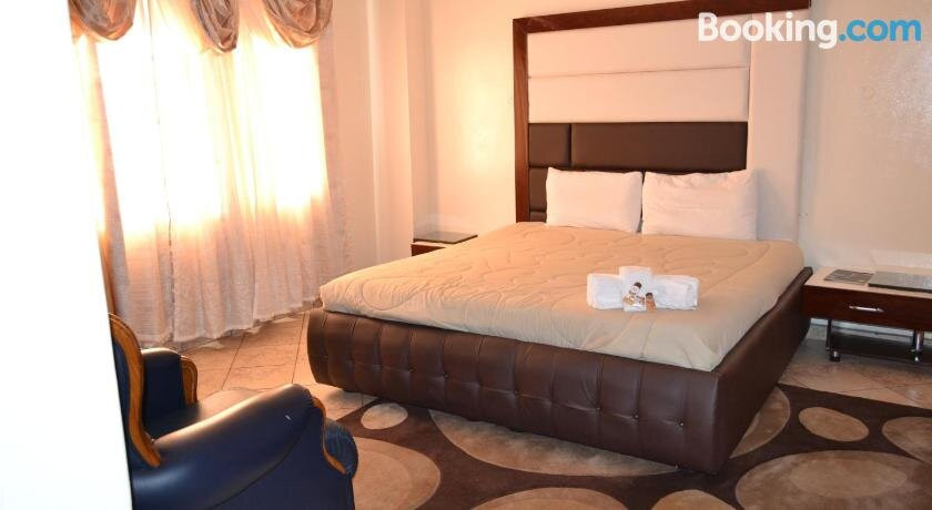 Avkhom Hotel