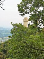Montale Tower景点图片