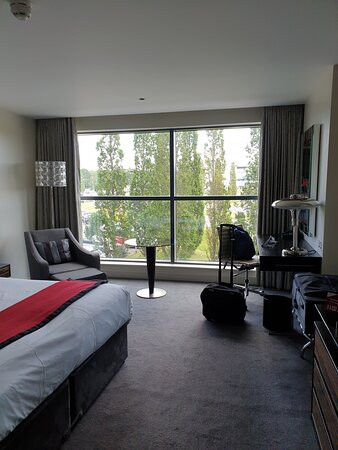 Brooklands Hotel主图