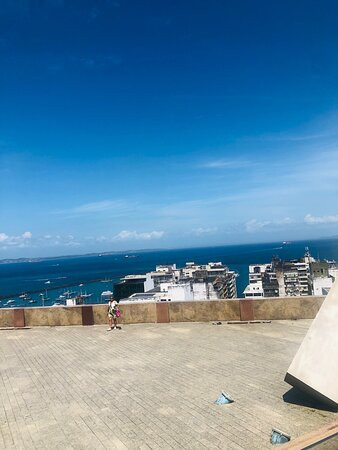 Monumento da Cruz Caída-萨尔瓦多必去景点