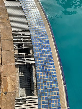 Ledger Plaza Bahari Beach Hotel主图