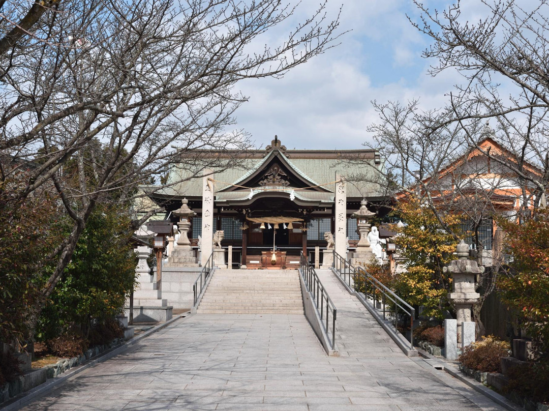 Dotsu Shrine景点图片