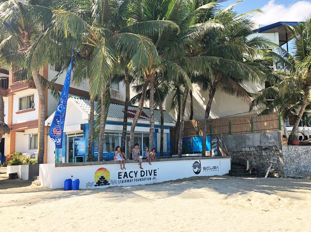 EACY Dive School景点图片