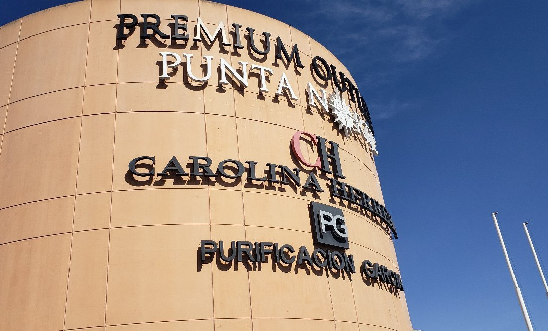 Premium Outlets Punta Norte景点图片