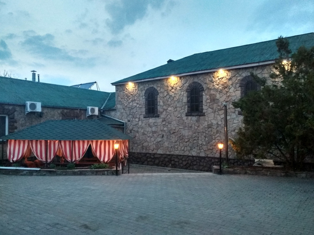 Pisky-Radkivski酒店住宿-Korona