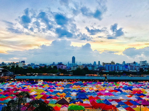 拉查达夜场-曼谷必去景点