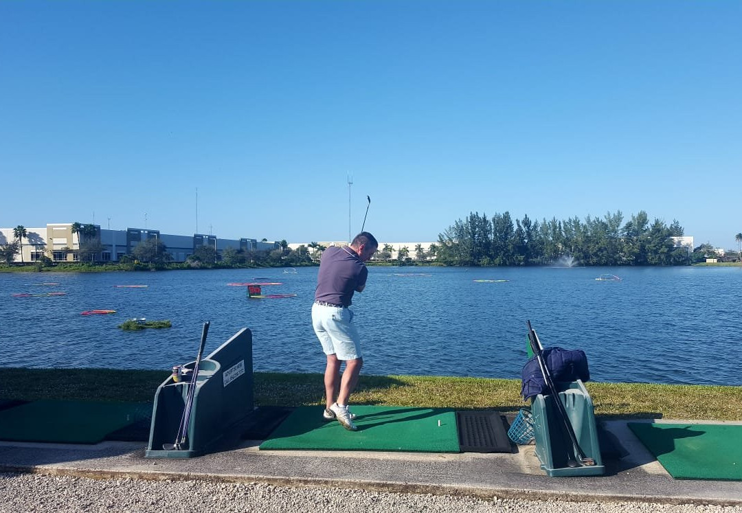 哈伦代尔海滩旅游景点-Aqua Golf Driving Range