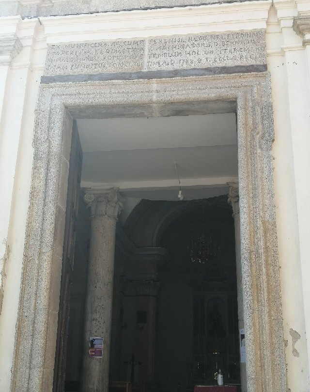Chiesa Santa Domenica Vergine e Martire (Matrice)景点图片