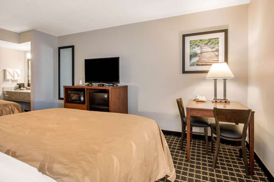 西麦迪逊大学区附近凯艺酒店主图