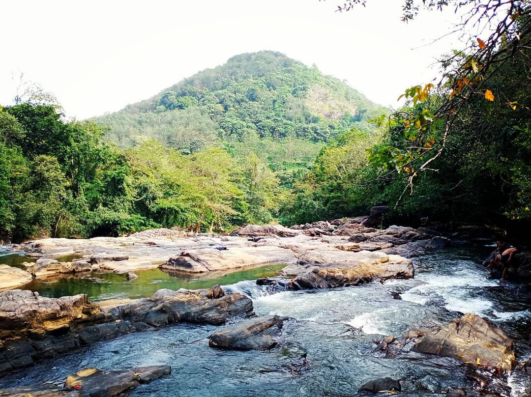 Theliella Falls-Warakapola必去景点