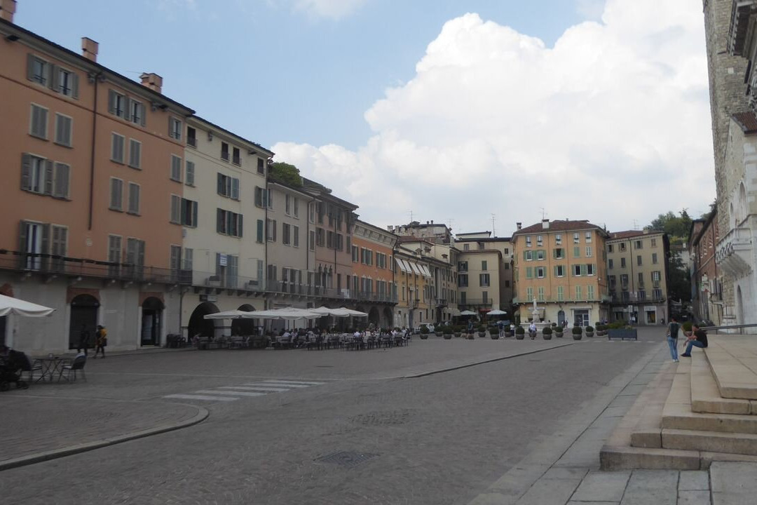 Piazza Paolo VI-布雷西亚必去景点