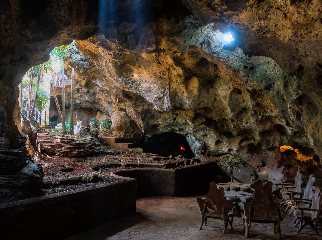 Akbar Cave