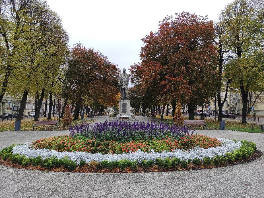 Monument of Henryk Sienkiewicz in Słupsk-Slupsk必去景点