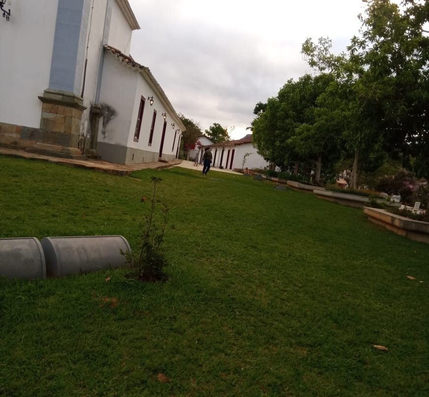 Santissima Trindade Sanctuary-蒂拉登特斯必去景点