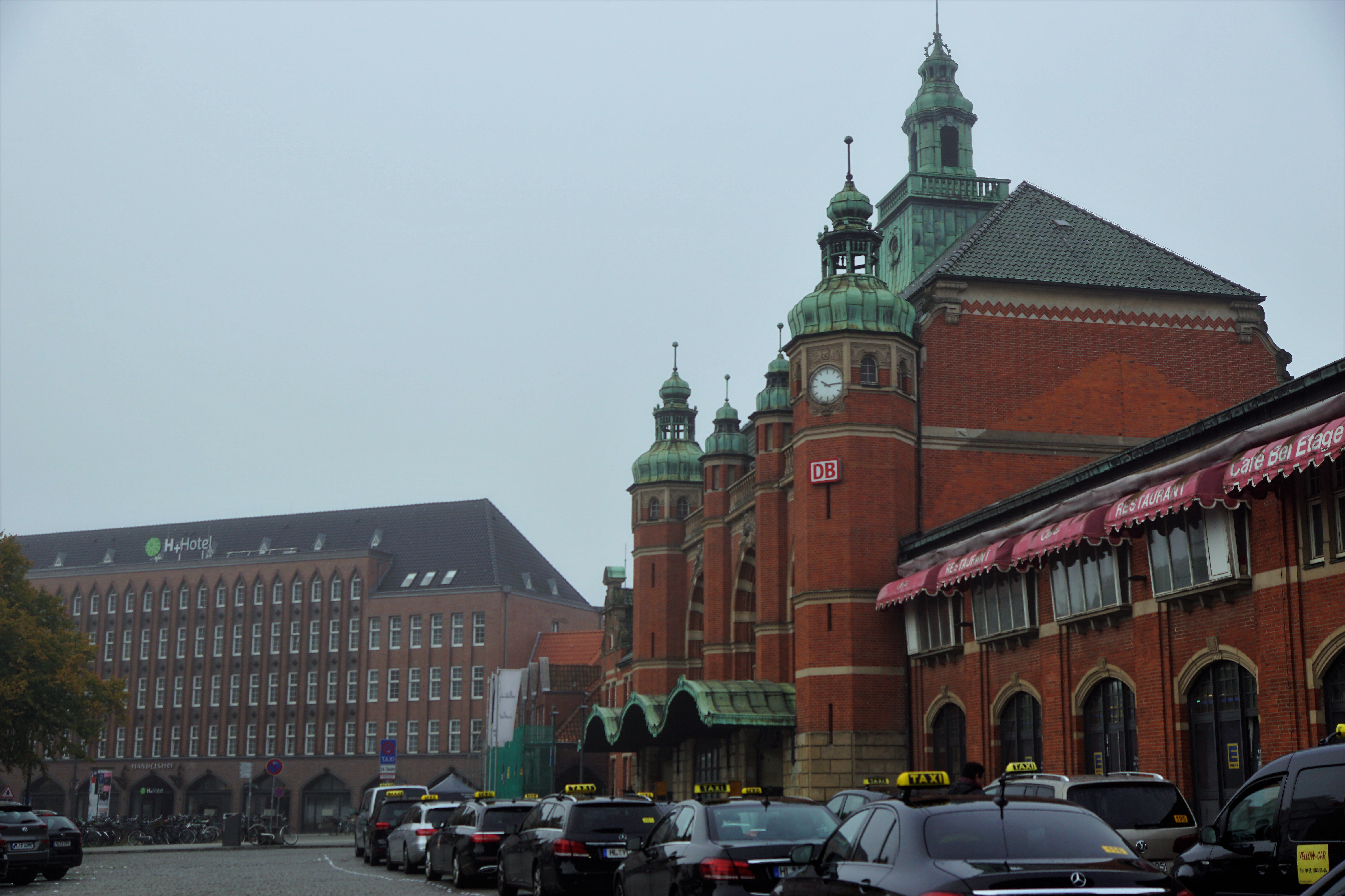 H+ Hotel Lübeck-浴室