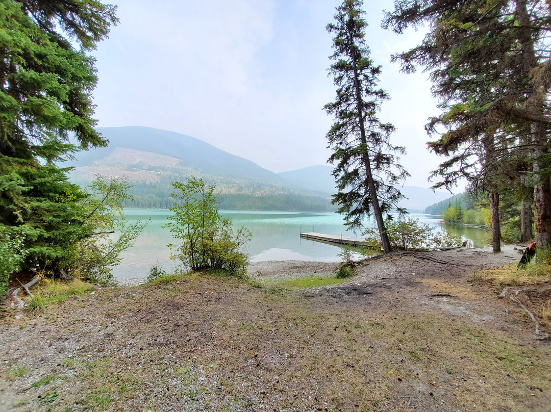 Whitetail Lake Recreation Site & Campground景点图片