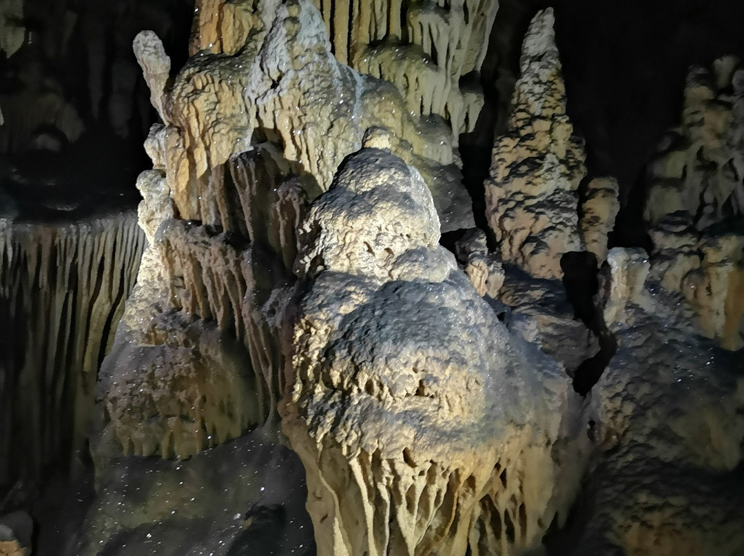 Modrič Cave景点图片