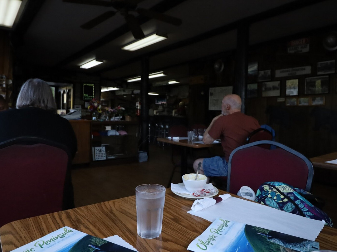 Hungry Bear Cafe, Motel & RV Park主图