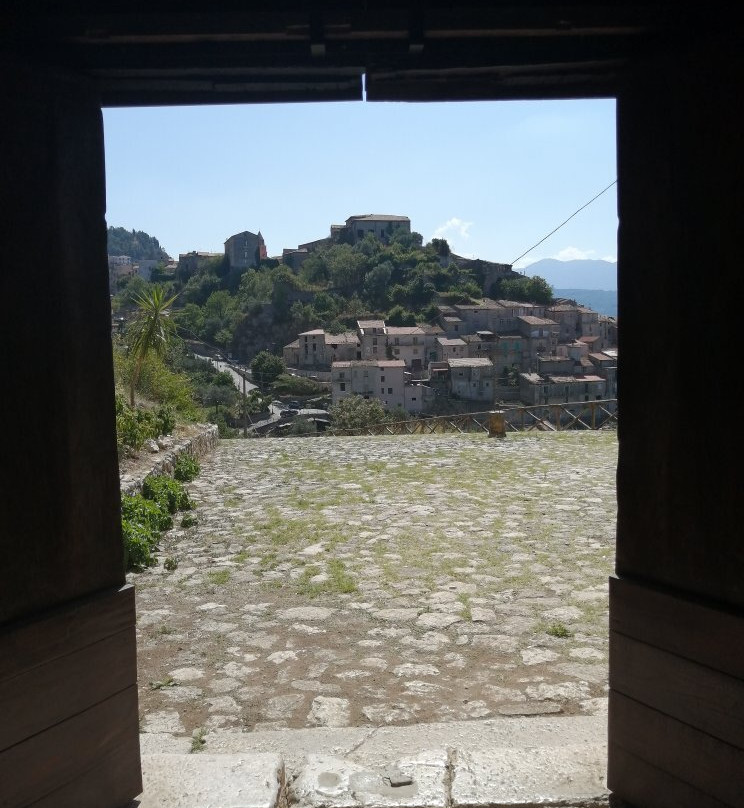 Grotta del Santuario di San Michele Arcangelo景点图片