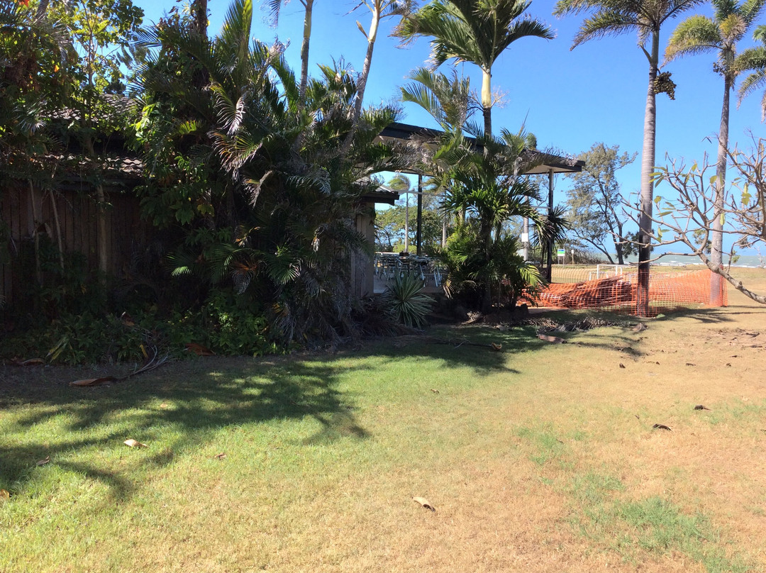 Forrest Beach Hotel主图