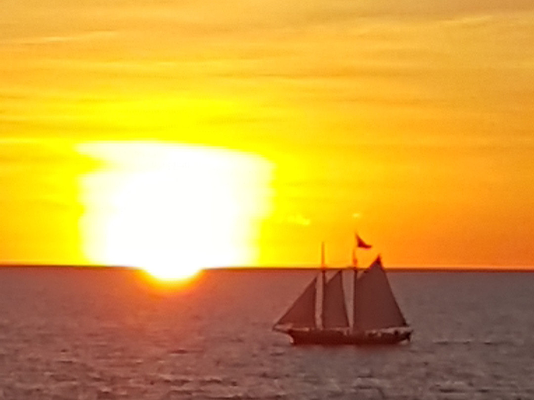 蓝色海洋度假酒店主图