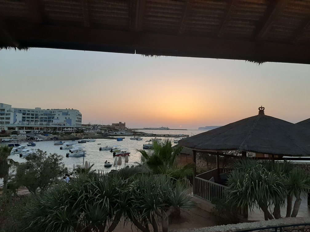 Orangeshark Diving Centre-梅雷赫必去景点