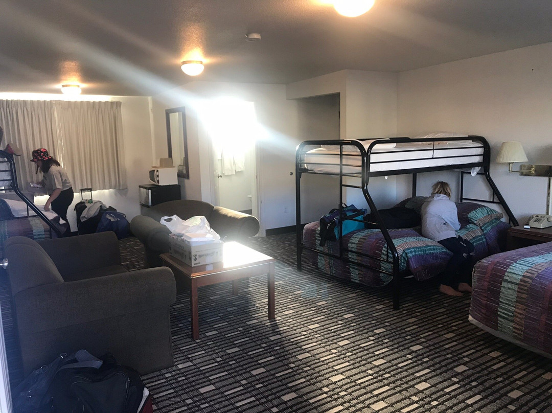 Ponderosa Motel主图