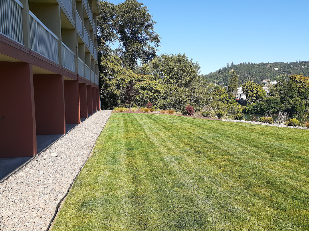 罗斯堡快捷假日酒店主图