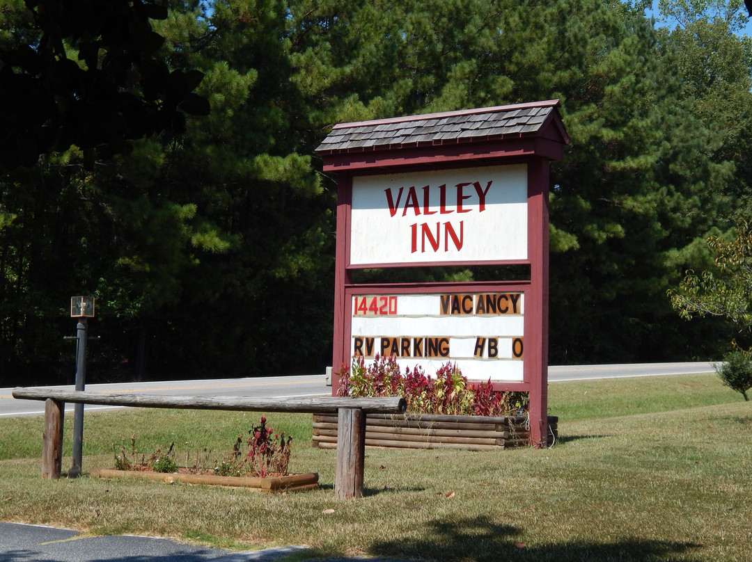Valley Inn & RV Park主图