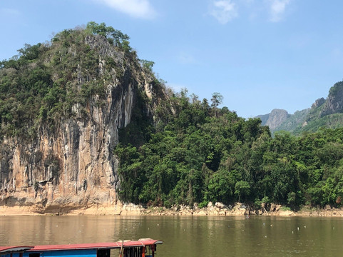 Morning Glow Laos-琅勃拉邦必去景点
