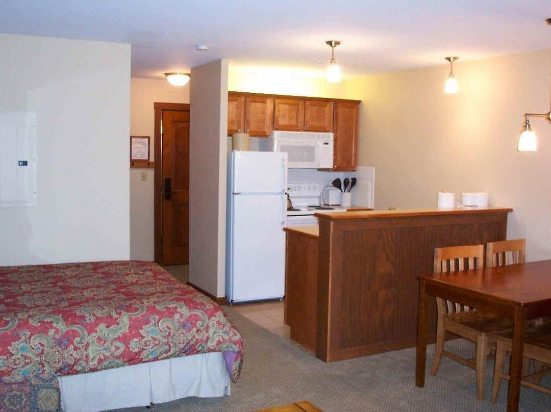 Mountain Lodge Condos主图