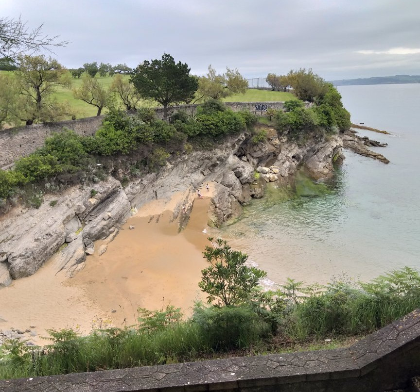 Playa de Los Molinucos-桑坦德必去景点