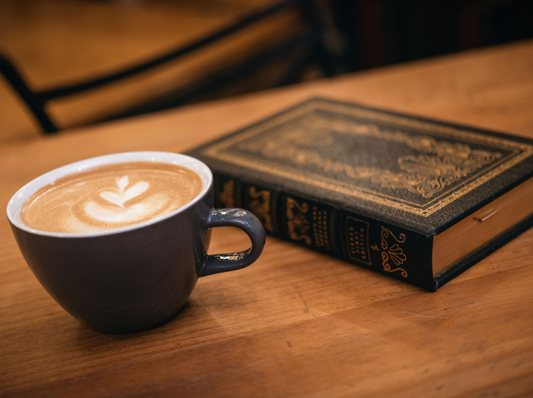 Chapters on Main Bookstore & Coffee Shop景点图片