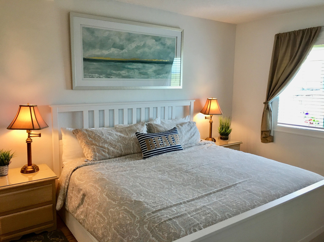 The Tradewinds Condominums主图