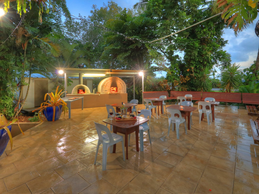 Tropical Hibiscus Caravan Park