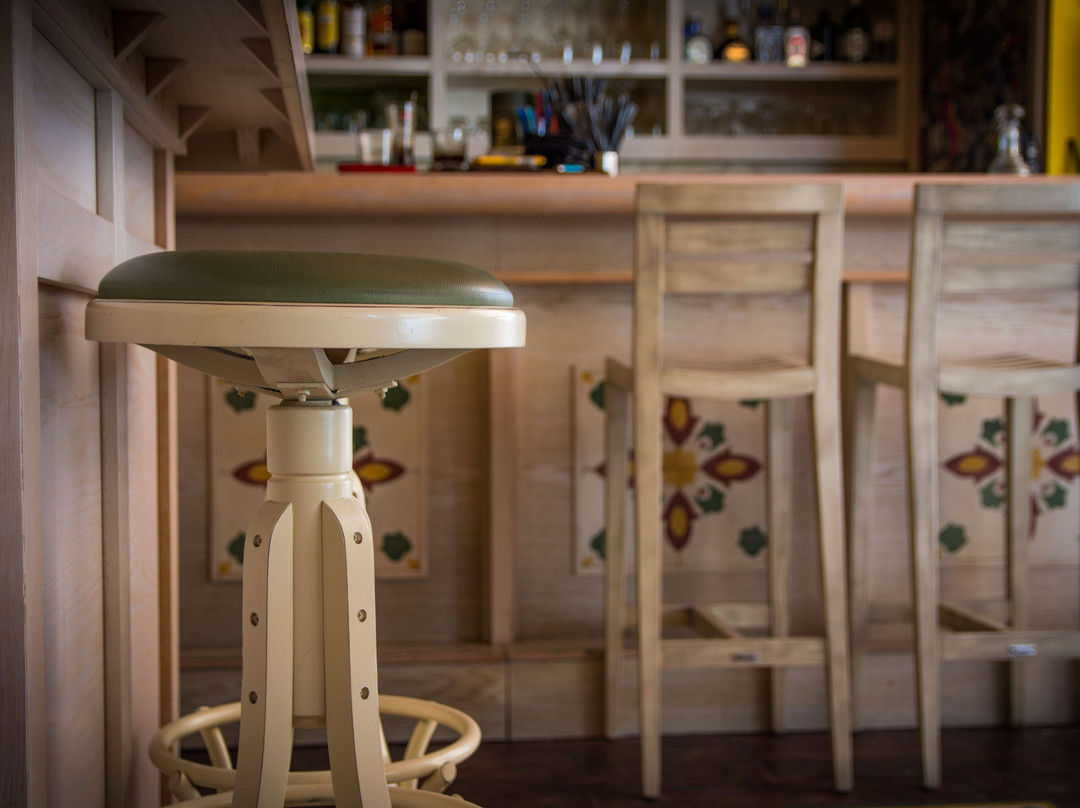 Street Cafe Cocktail Bar-Limenaria必去景点