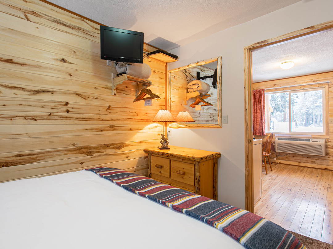 Beargrass Lodging and RV Resort主图