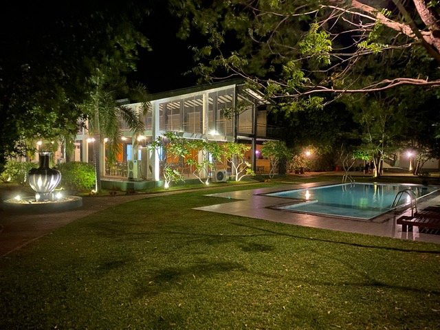 曼果普瑞生态村酒店主图