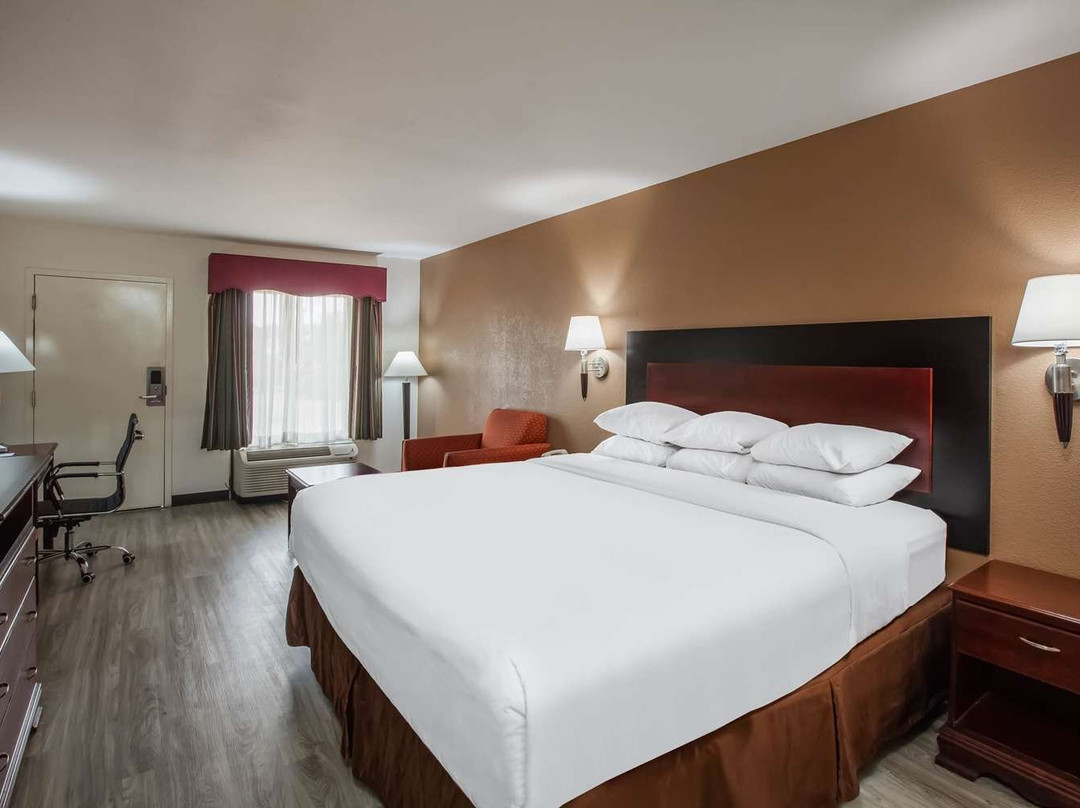 Days Inn & Suites by Wyndham Tyler主图