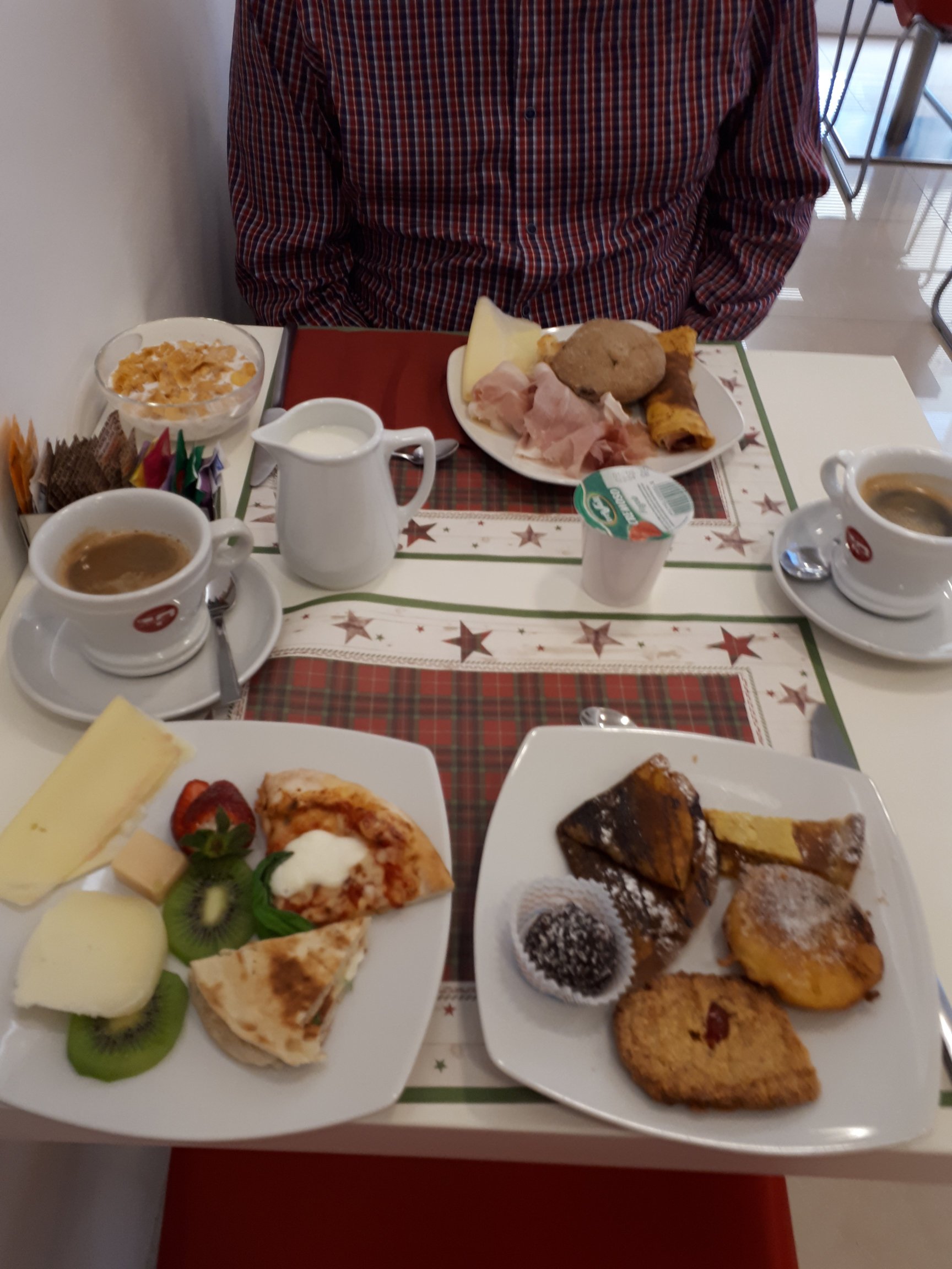 卡德国际酒店-餐饮