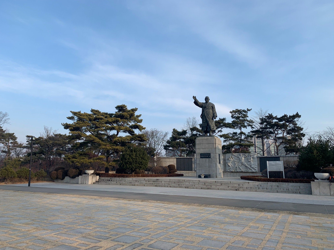 Baekbeom Plaza景点图片